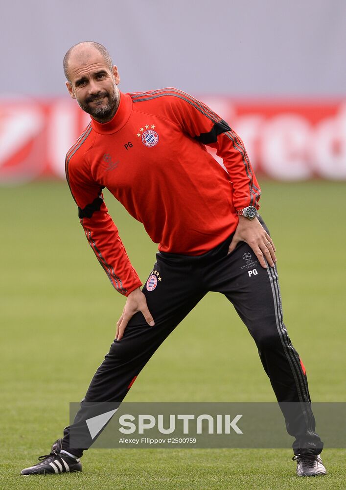 Football. FC Bayern's training session