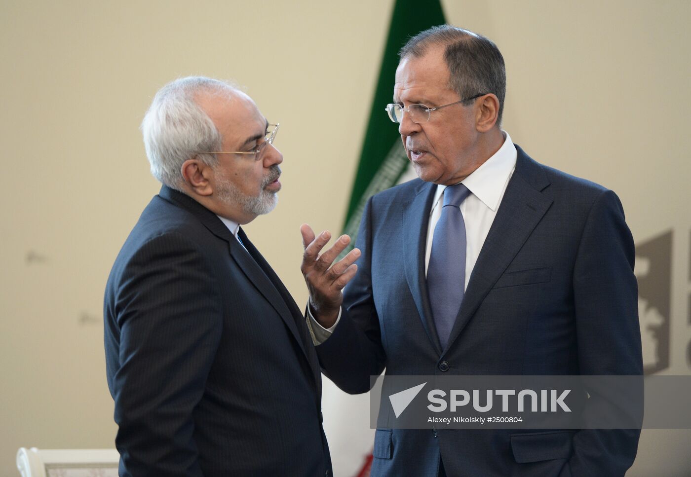 Vladimir Putin takes part in Fourth Caspian summit