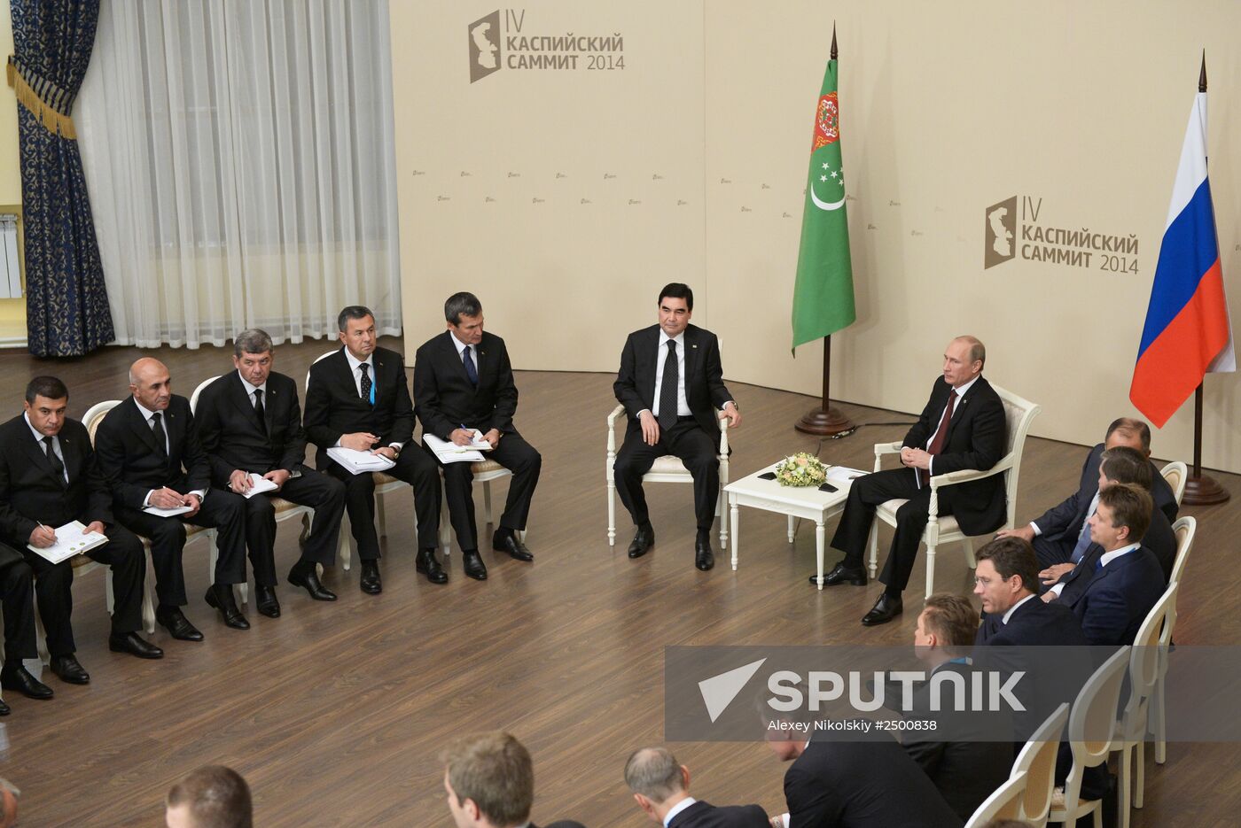 Vladimir Putin takes part in Fourth Caspian summit