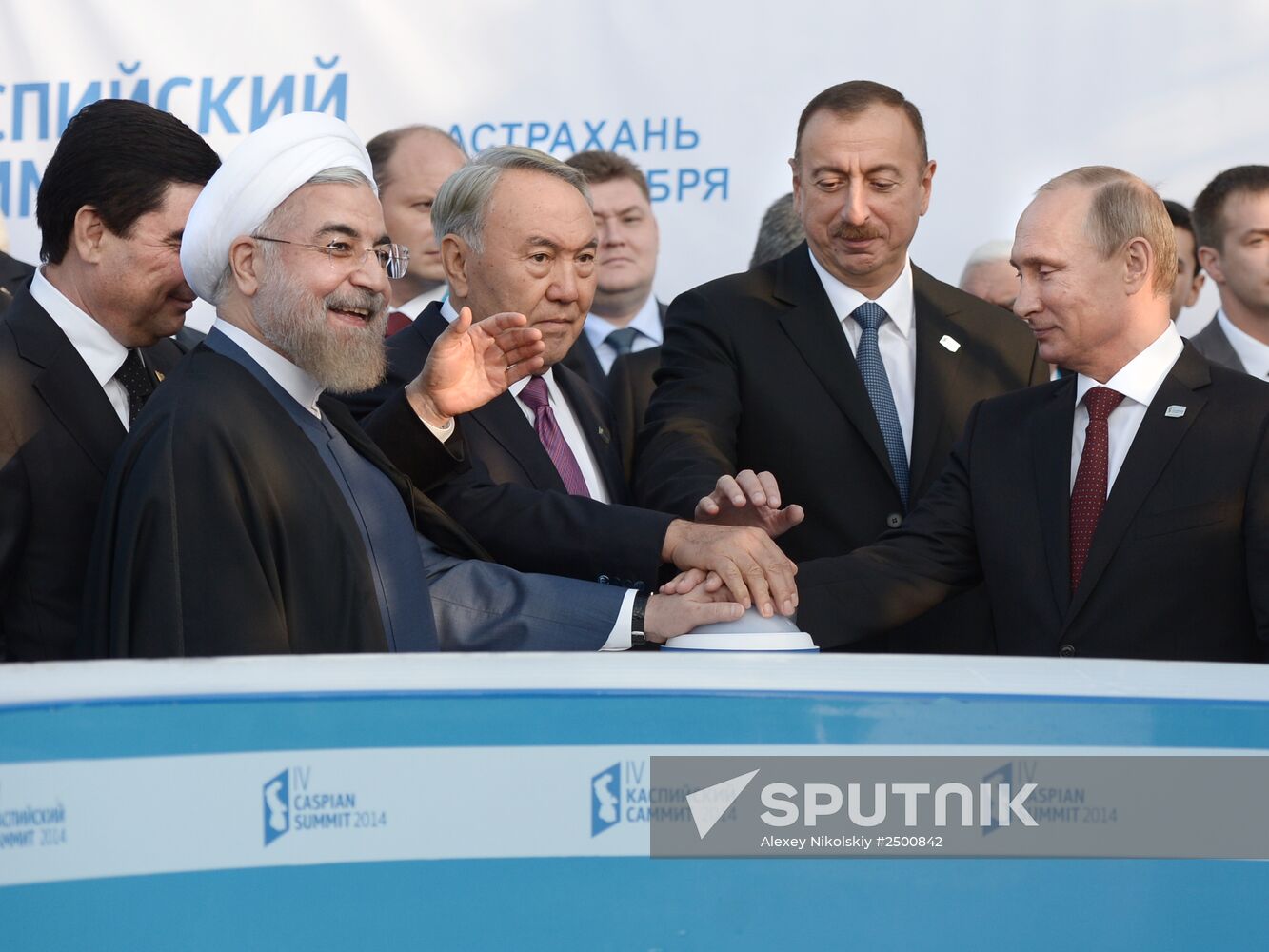 Vladimir Putin takes part in Fourth Caspian summit