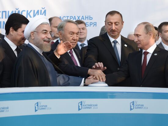 Vladimir Putin takes part in Fourth Caspian summit