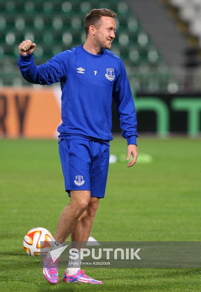 Football. Everton F.C. at training session