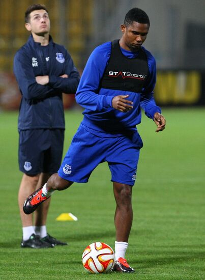 Football. Everton F.C. at training session