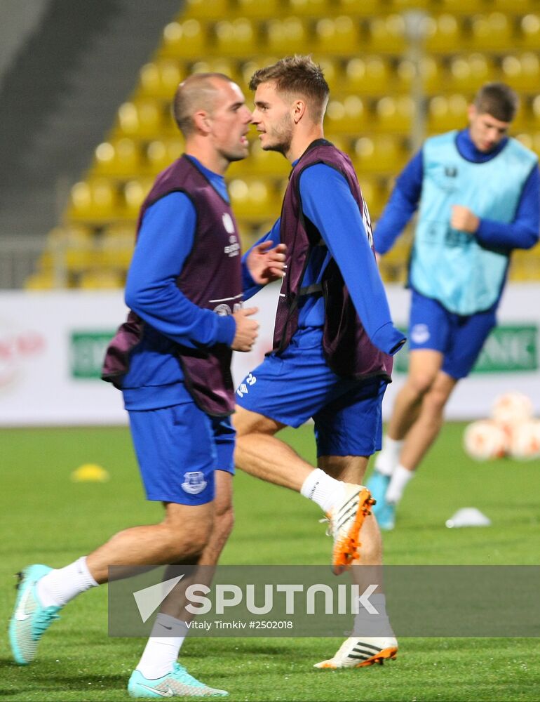 Football. Everton F.C. at training session