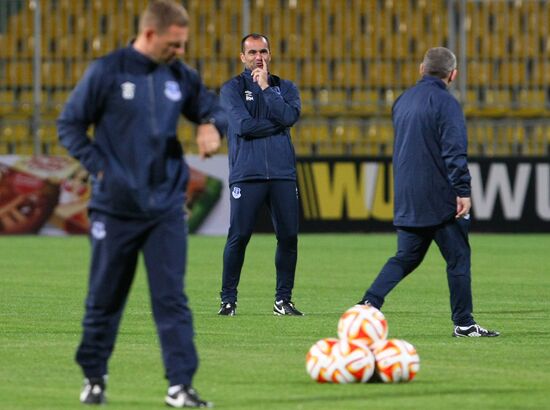 Football. Everton F.C. at training session