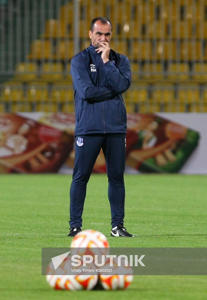 Football. Everton F.C. at training session