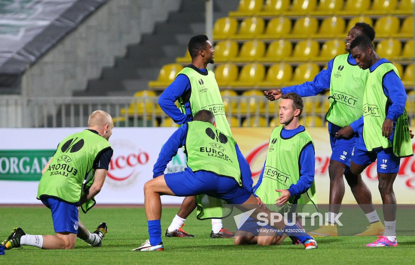Football. Everton F.C. at training session