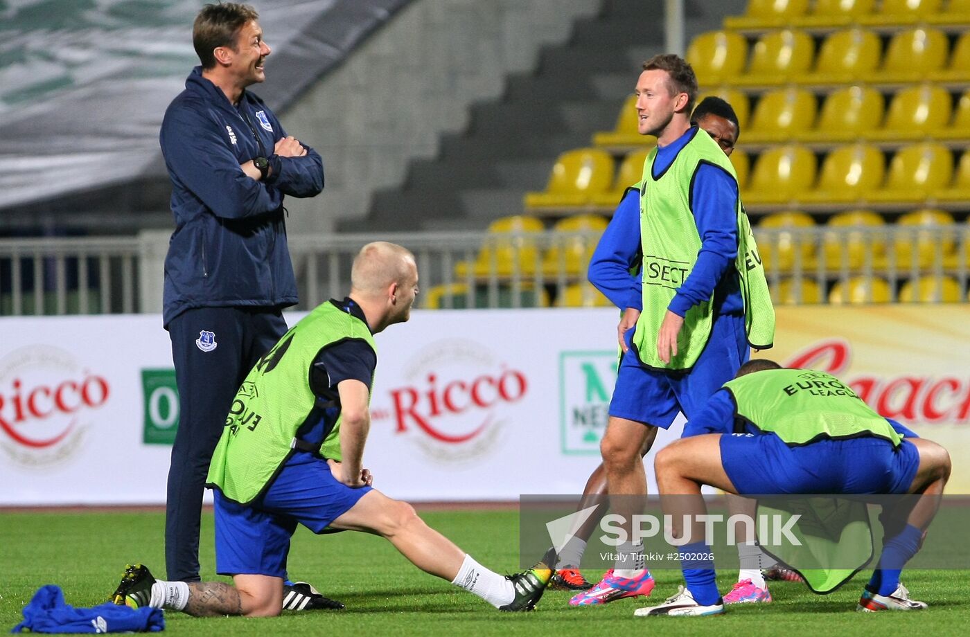 Football. Everton F.C. at training session