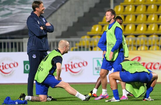 Football. Everton F.C. at training session