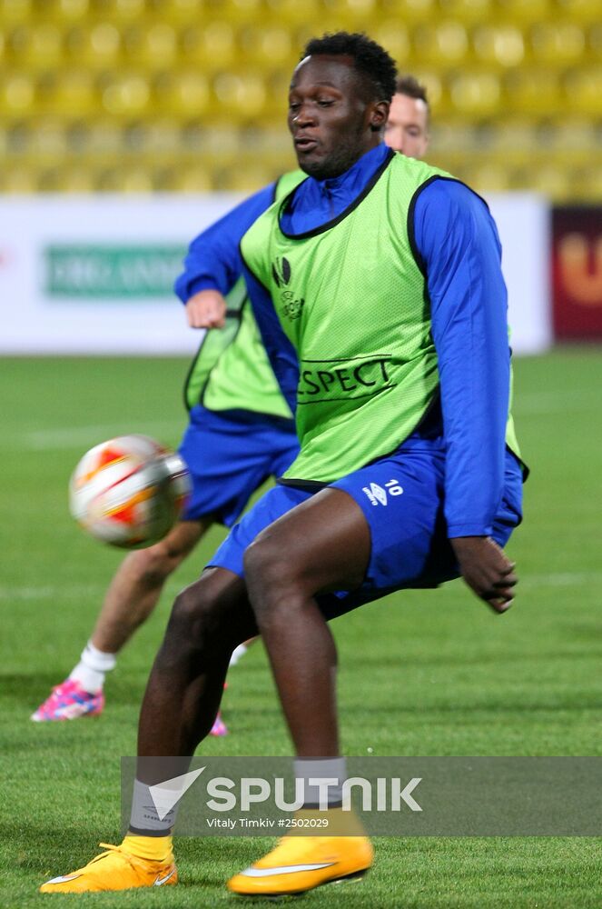 Football. FC Everton holds training session