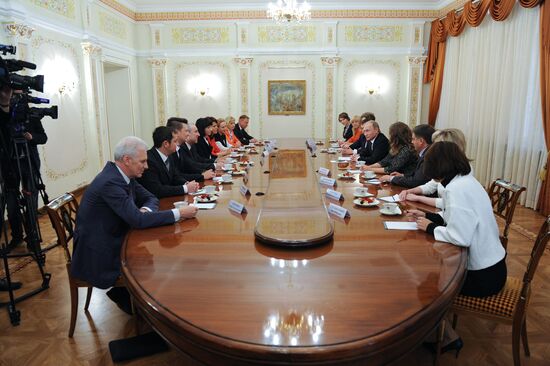 Vladimir Putin meets with Teacher of the Year winners