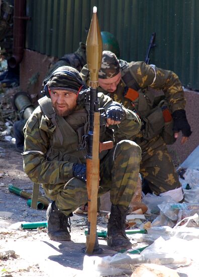 Battles near Donetsk airport