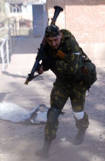 Battles near Donetsk airport