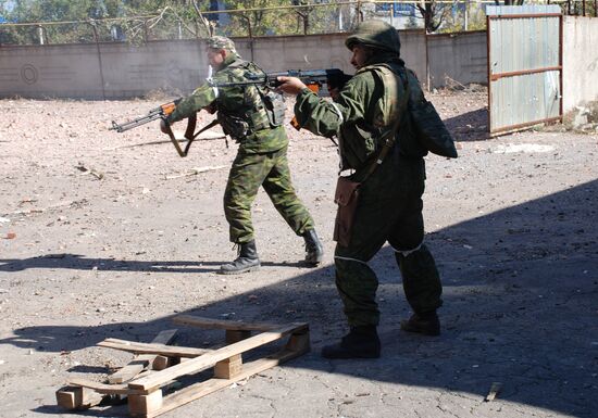 Battles near Donetsk airport
