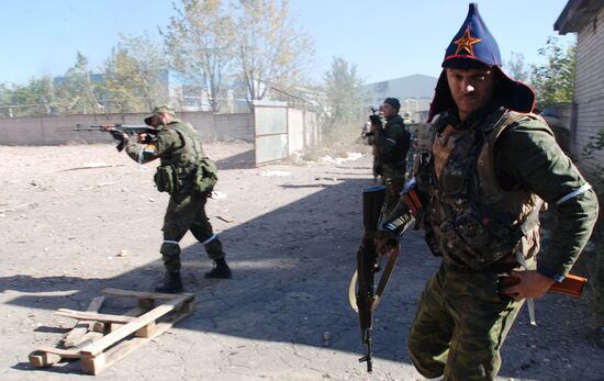 Battles near Donetsk airport