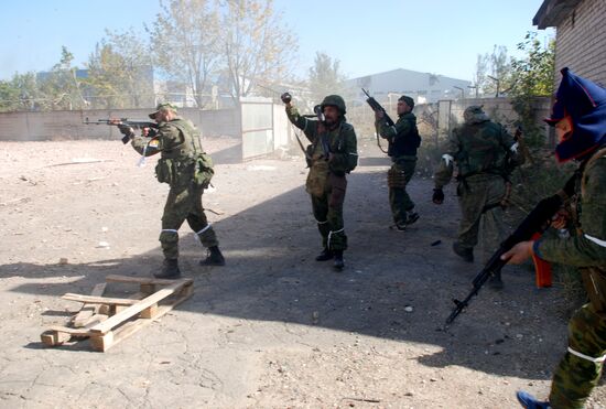 Battles near Donetsk airport