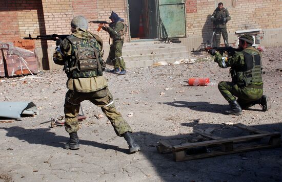 Battles near Donetsk airport