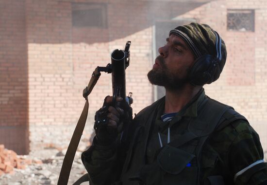 Battles near Donetsk airport