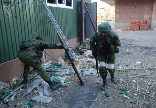 Battles near Donetsk airport