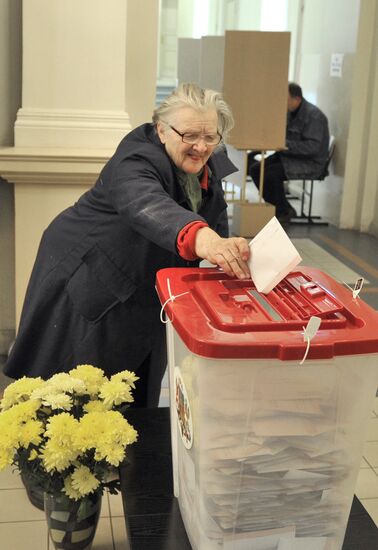Latvian votes in parliamentary election