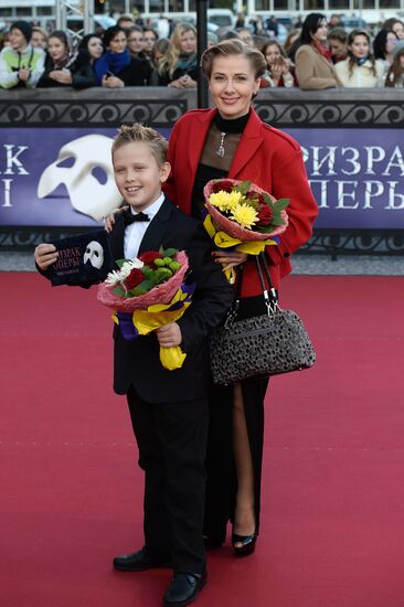 Premiere of the musical "Phantom of the Opera" by Andrew Lloyd Webber