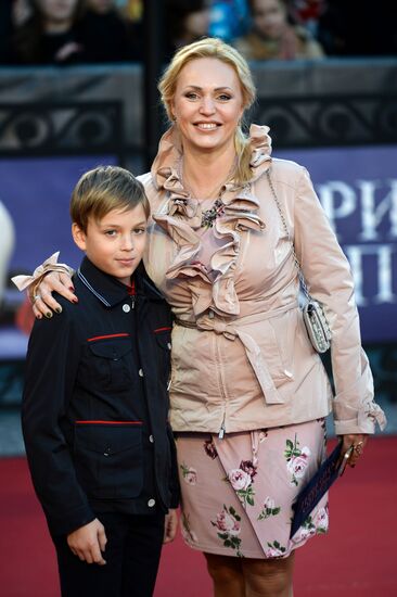 Premiere of the musical "Phantom of the Opera" by Andrew Lloyd Webber