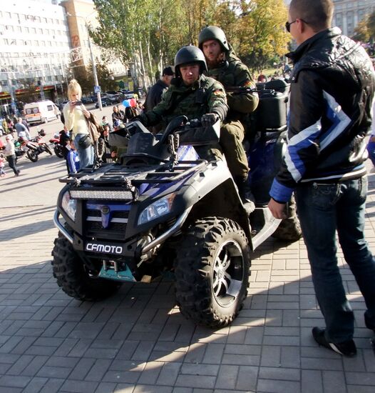 Donetsk People's Republic celebrates its six-month anniversary