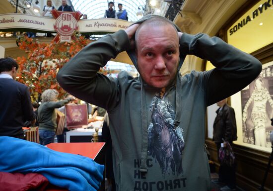 Sweatshirts depicting Vladimir Putin sold in Moscow under Everything's Fine project