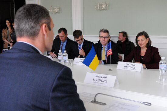 Kiev Mayor Vitali Klitschko meets with US Assistant Secretary of State Victoria Nuland