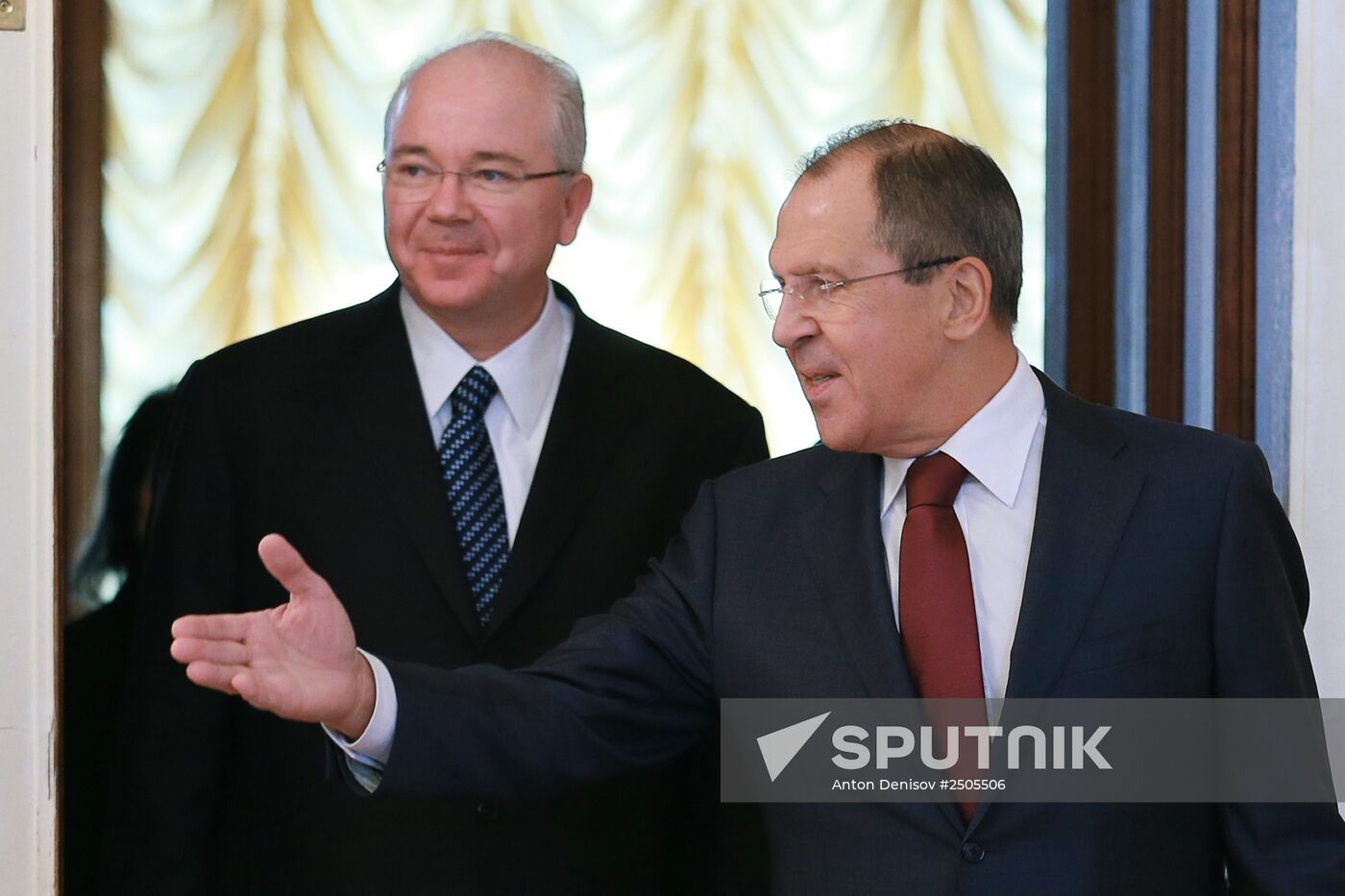 Russian Foreign Minister Sergei Lavrov meets with Venezuelan Foreign Minister Rafael Ramirez