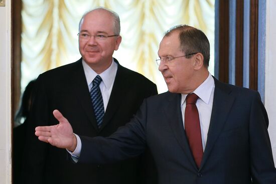 Russian Foreign Minister Sergei Lavrov meets with Venezuelan Foreign Minister Rafael Ramirez