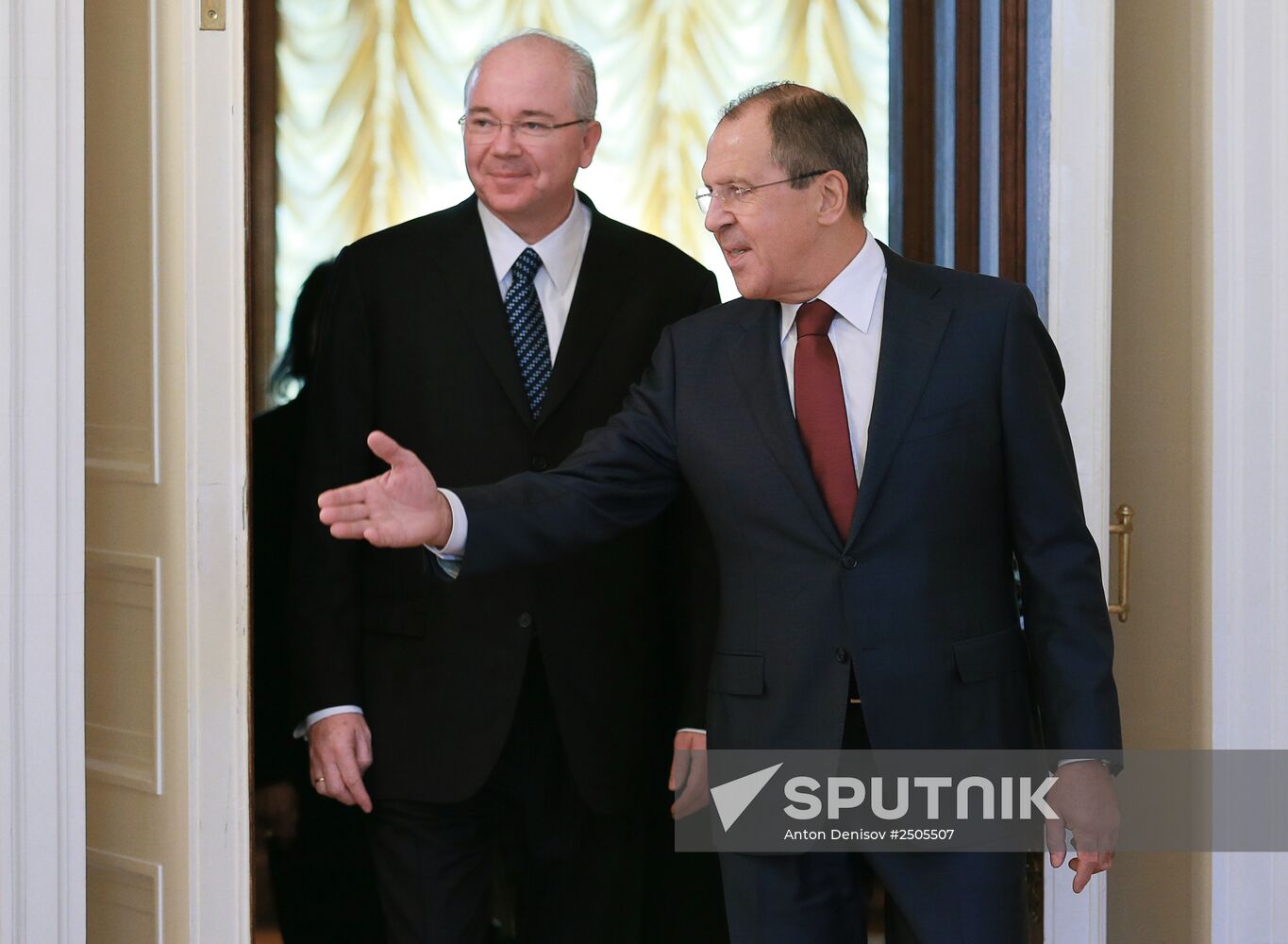 Russian Foreign Minister Sergei Lavrov meets with Venezuelan Foreign Minister Rafael Ramirez