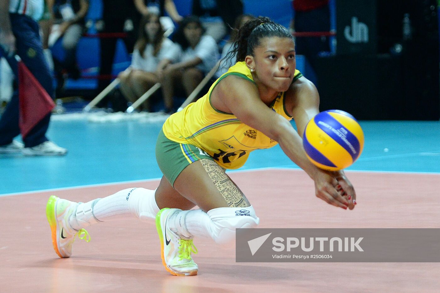 2014 FIVB Volleyball Women's World Championship. Brazil vs. China