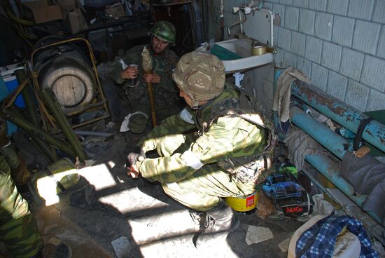Donetsk airport area update