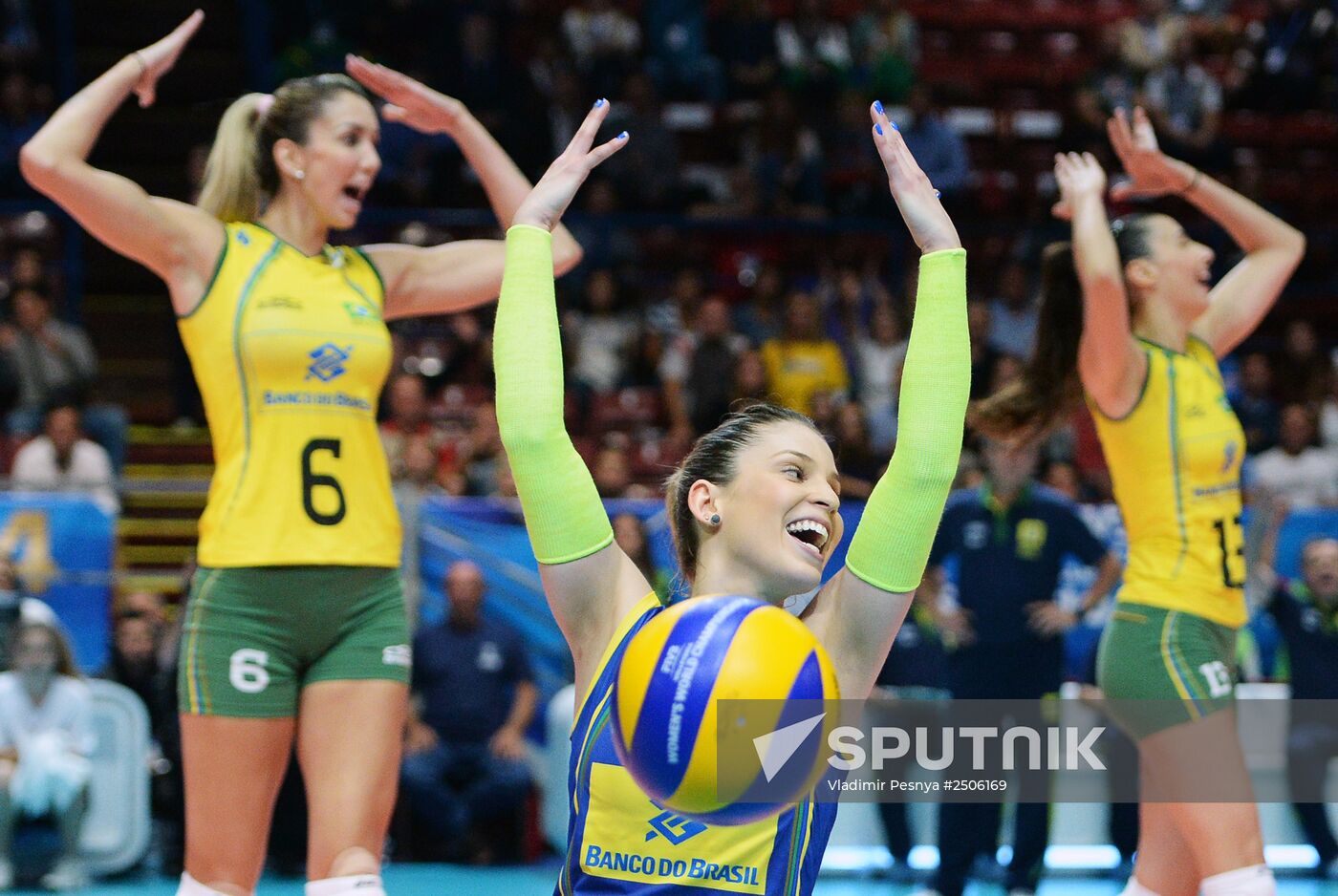 2014 FIVB Volleyball Women's World Championship. Brazil vs. China