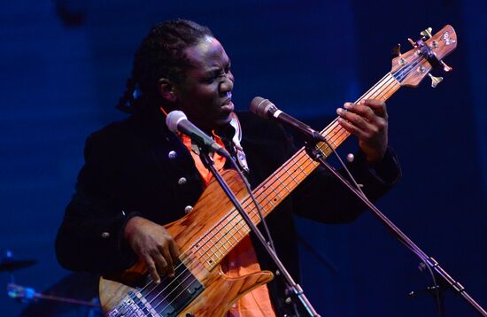Concert by Richard Bona