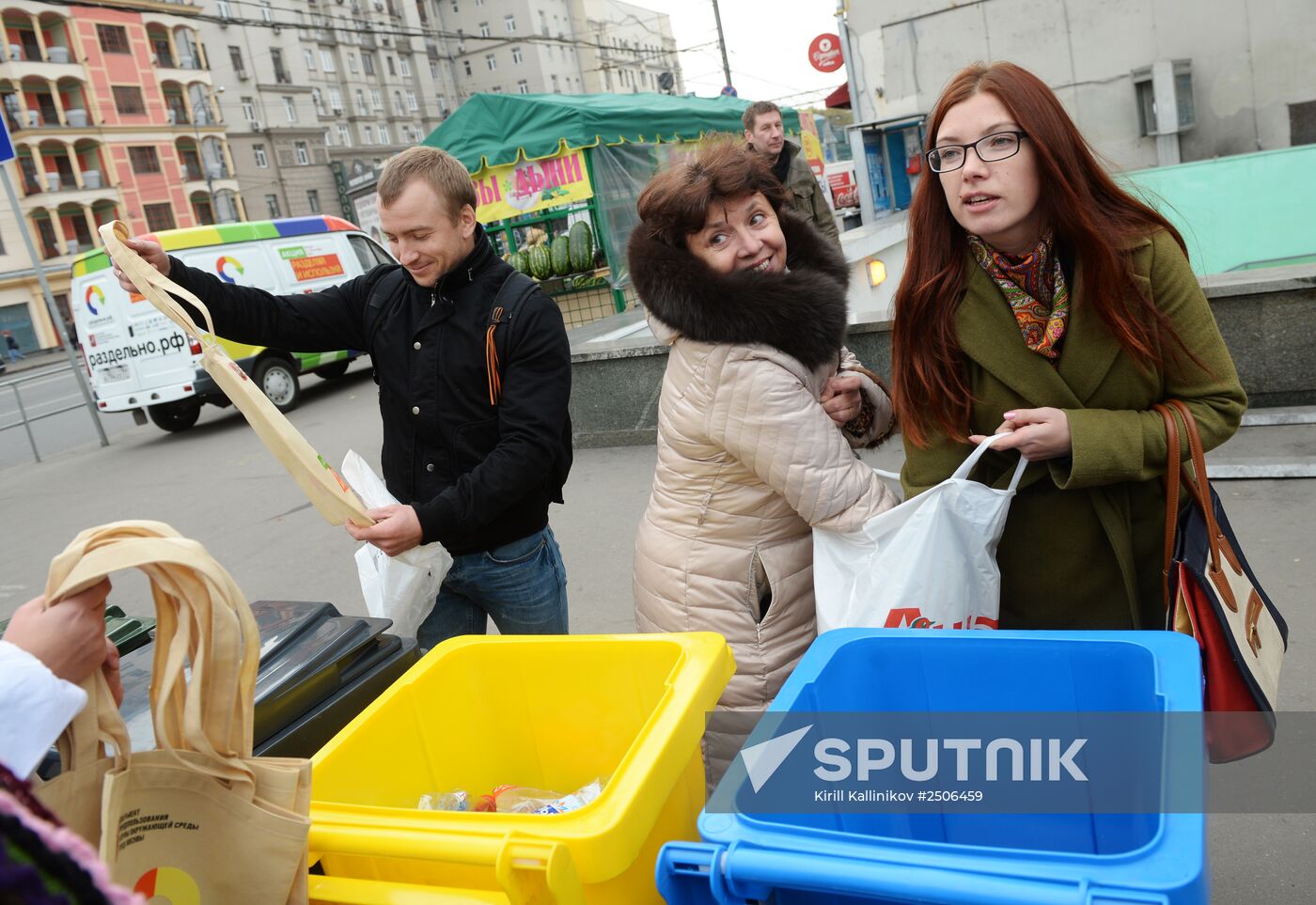 Mobile waste sorting and collection points