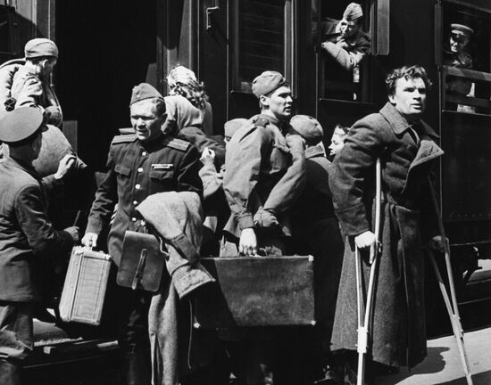 Shot from film "Ballad of a Soldier"