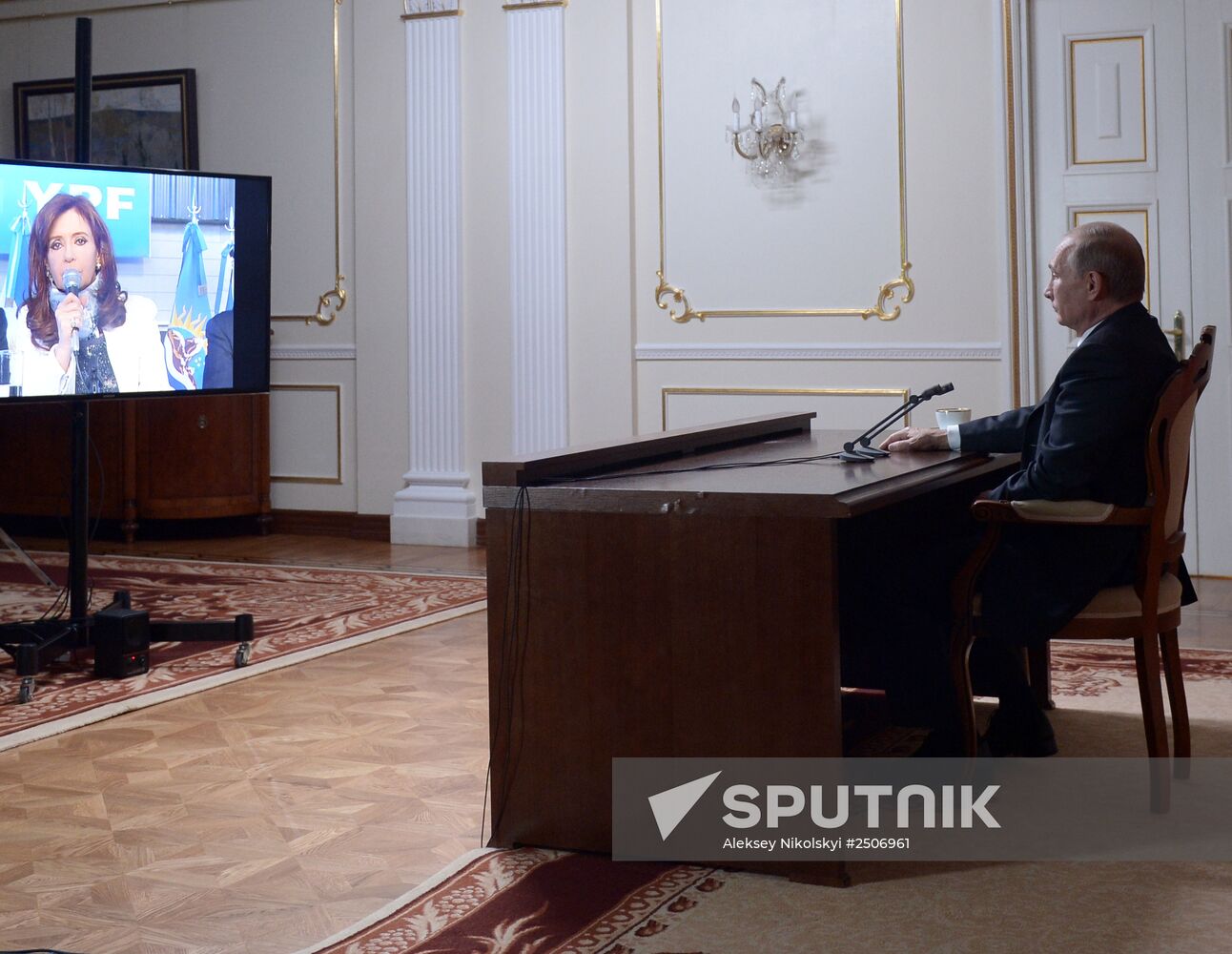 Vladimir Putin holds teleconference with Cristina Fernández de Kirchner