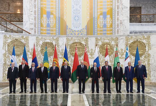 Vladimir Putin visits Belarus