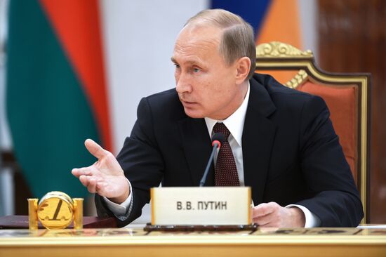 Vladimir Putin visits Belarus