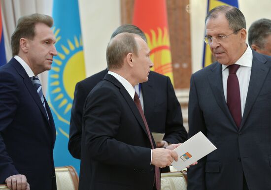 Vladimir Putin visits Belarus