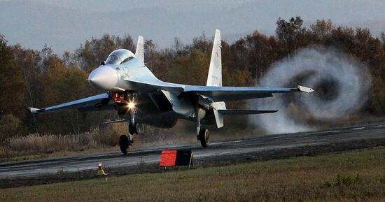 Wing of Eastern Military District receives two new Su-30 M2 fighters