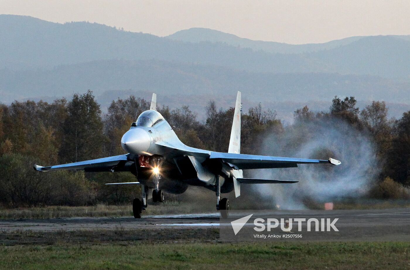 Wing of Eastern Military District receives two new Su-30 M2 fighters