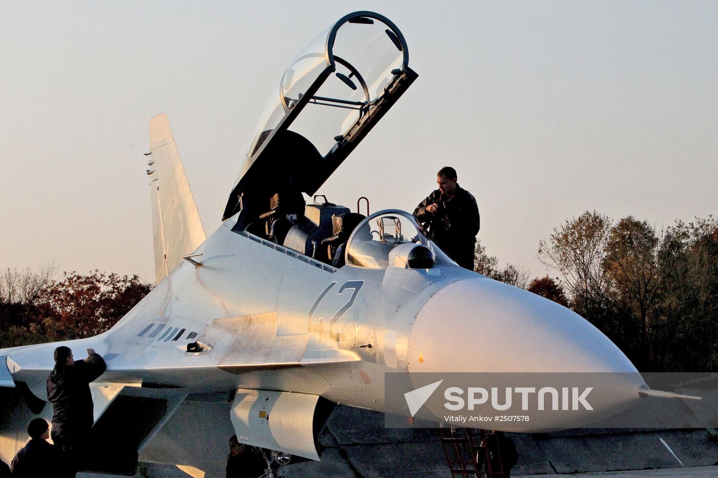 Wing of Eastern Military District receives two new Su-30 M2 fighters