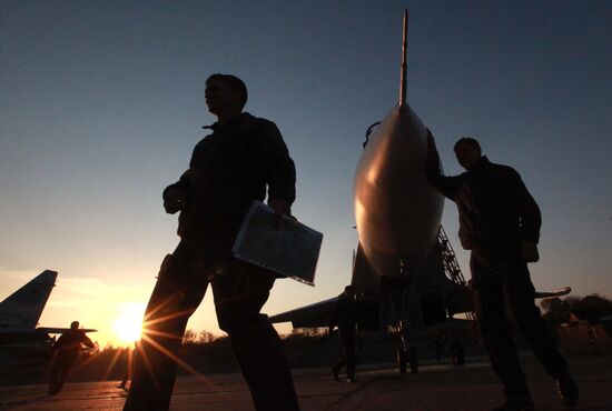 Wing of Eastern Military District receives two new Su-30 M2 fighters