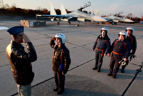 Wing of Eastern Military District receives two new Su-30 M2 fighters