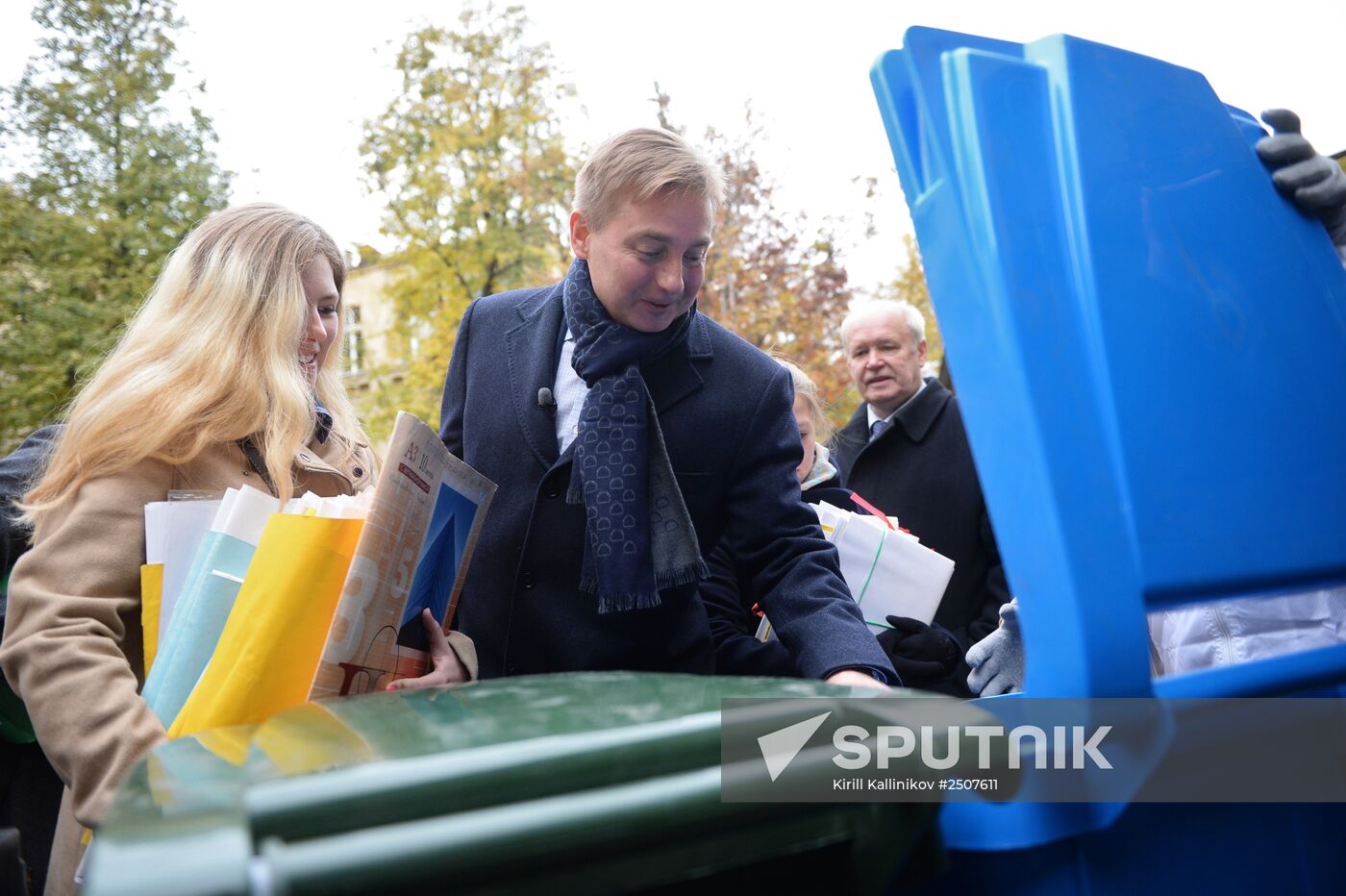 Mobile waste sorting and collection points