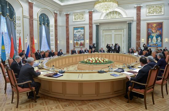 Vladimir Putin visits Belarus