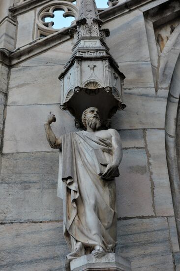 World cities. Milan